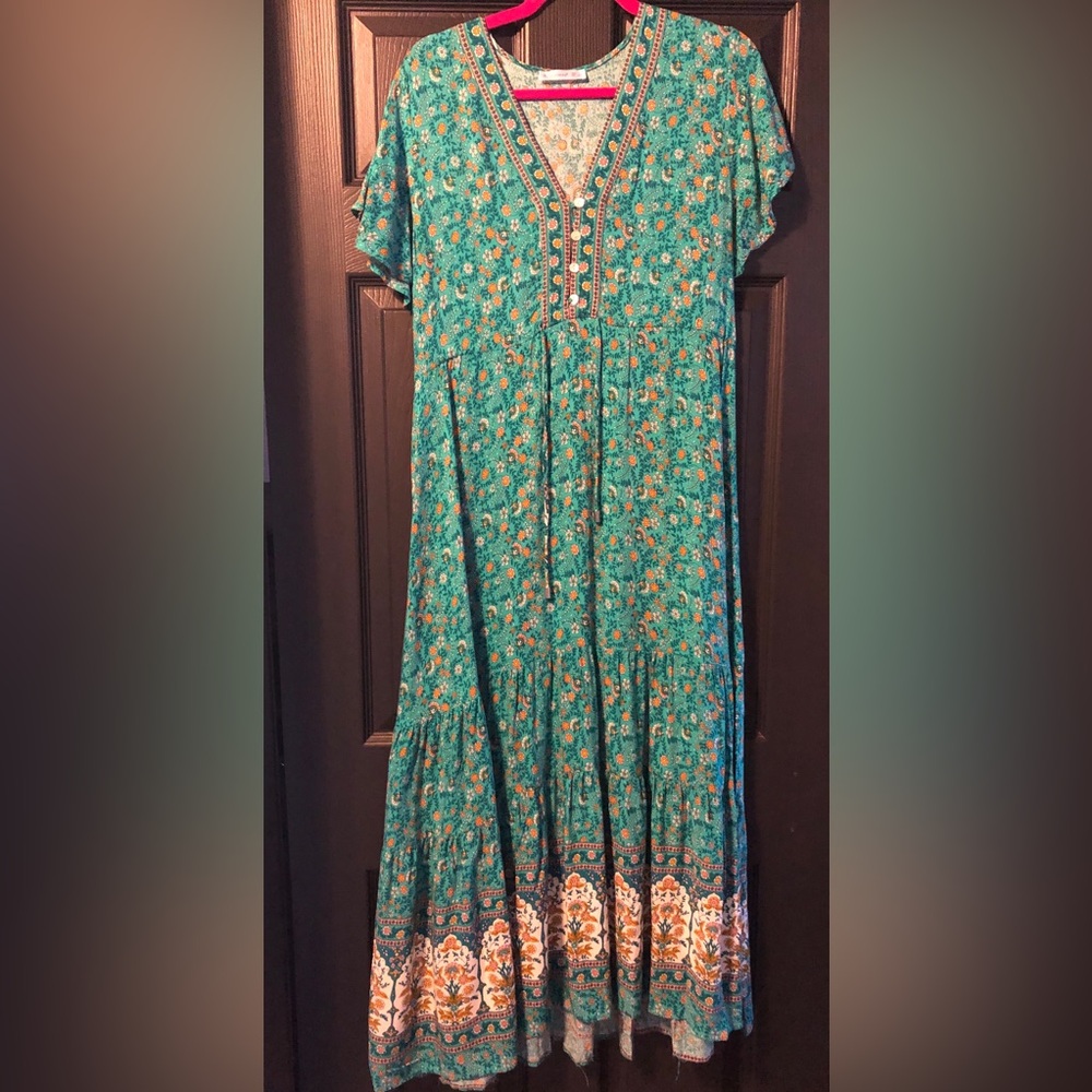 Women’s Bohemian Floral Print Turquoise/Teal Maxi Dress
R Vioimos 
Size L